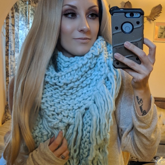 Accessories - Oversized scarf NWOT